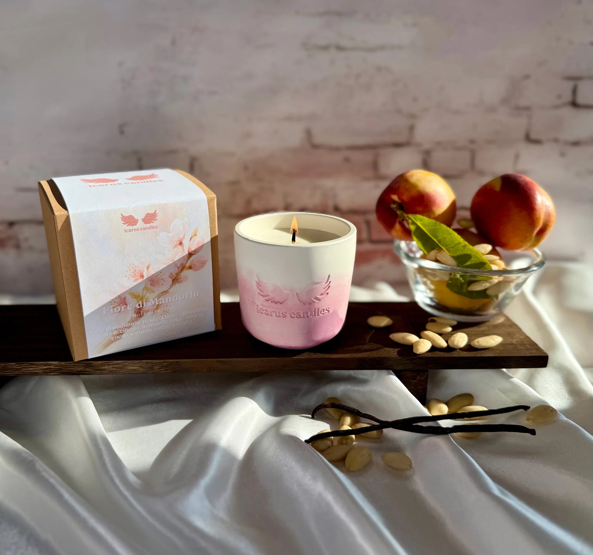 Bougie senteur "Fleur d'Amandier" ICARUS CANDLES