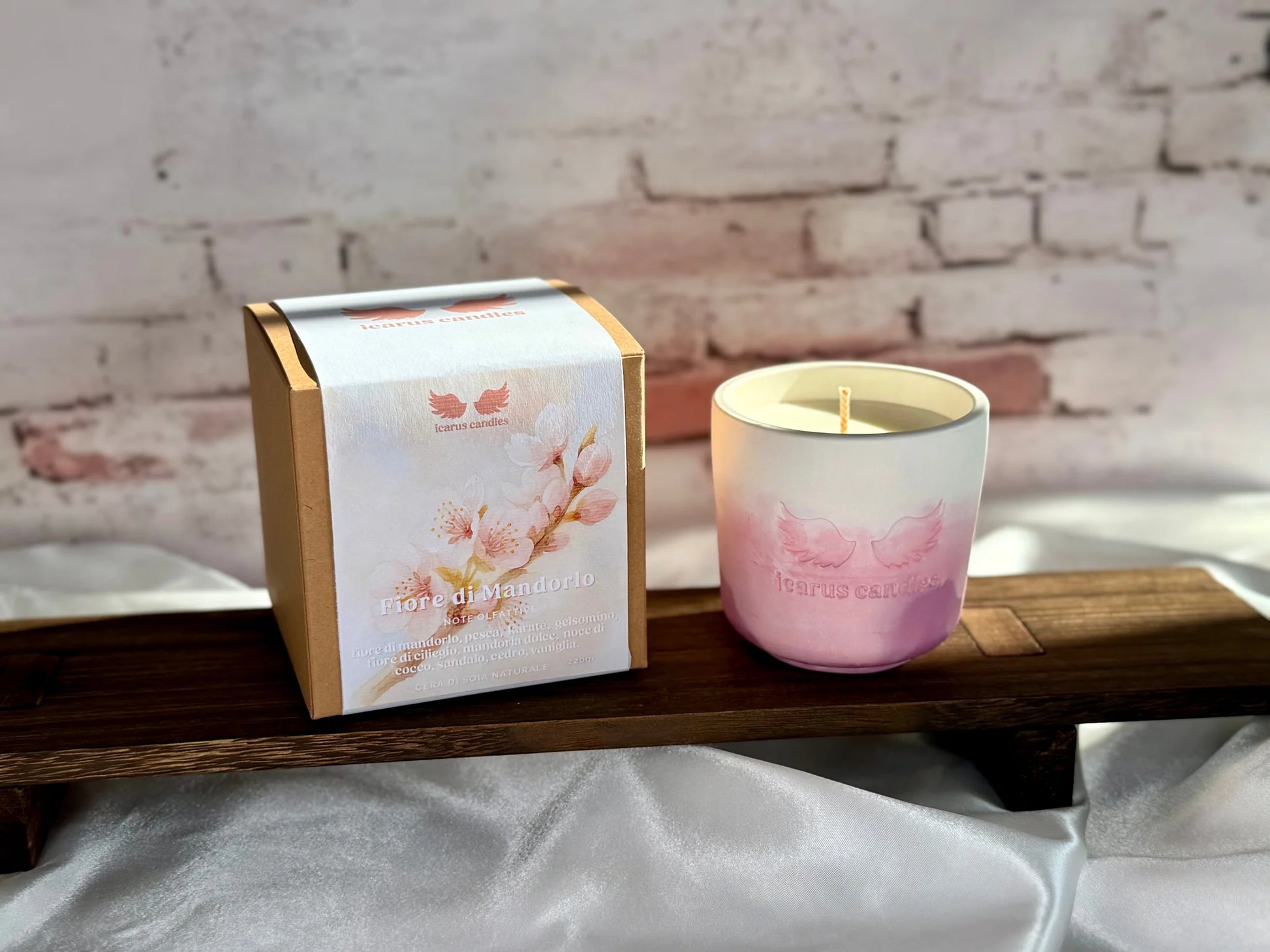 Bougie senteur "Fleur d'Amandier" ICARUS CANDLES